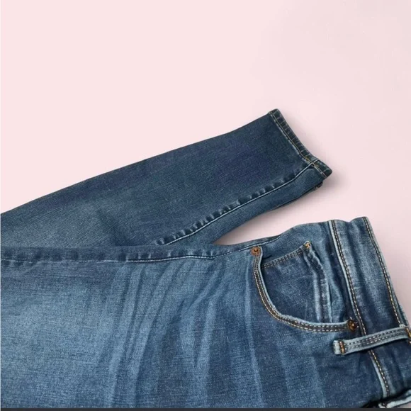 Abercrombie & Fitch Ultra High Rise Super Skinny Jeans Medium Wash Size 29/8R - Picture 5 of 6